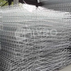 Perbedaan Finishing Electroplating dan Hot Dip Galvanized pada Pagar BRC